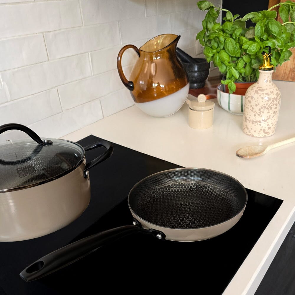 Cook & Pan - Honey Taupe of Mind Kookpot 24 cm met glazen deksel Cook & Pan 